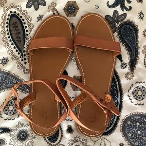 🆕 Ann Taylor Loft — Tan leather sandal